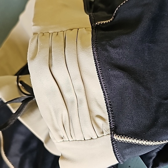 De Soto women's short, short triathlon shorts. Black and tan.‎ SIZE SMALL - Picture 3 of 10